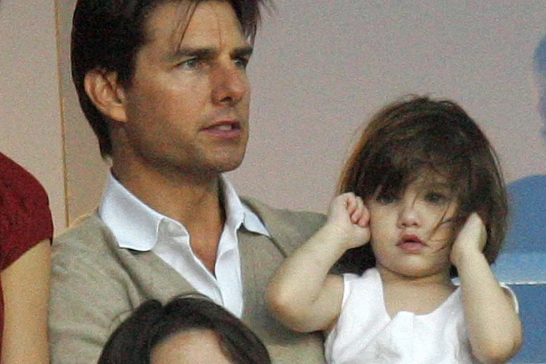 Tom Cruise And Suri Cruise: A Father's Uncommon Response Tom Cruise And Suri Cruise: A Father's Uncommon Response