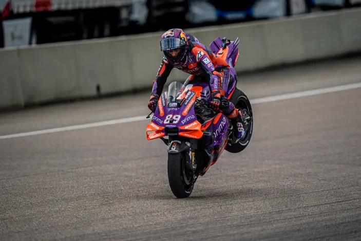 Tonton Live Streaming MotoGP Inggris 2025 Sprint Race Jam 20.00 WIB Tonton Live Streaming MotoGP Inggris 2025 Sprint Race Jam 20.00 WIB