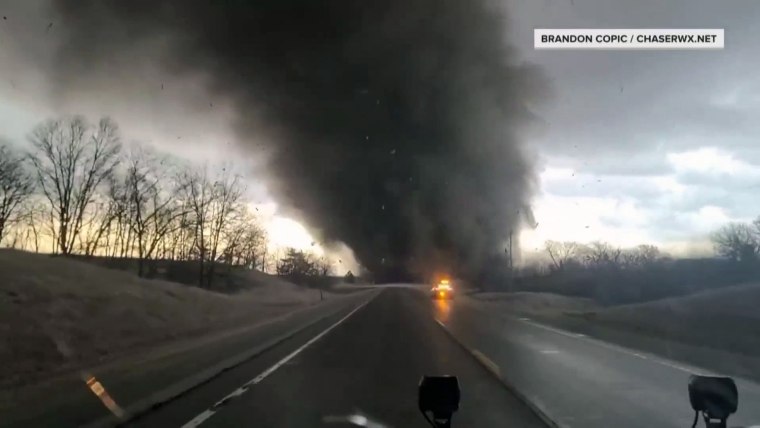 Tornado Outbreak: 25 Dead, Widespread Destruction Across Central US Tornado Outbreak: 25 Dead, Widespread Destruction Across Central US