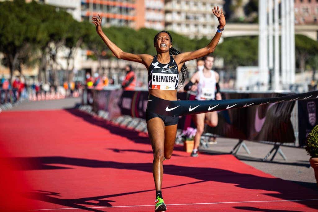 Trans-Australia Run: A World Record On The Brink Trans-Australia Run: A World Record On The Brink