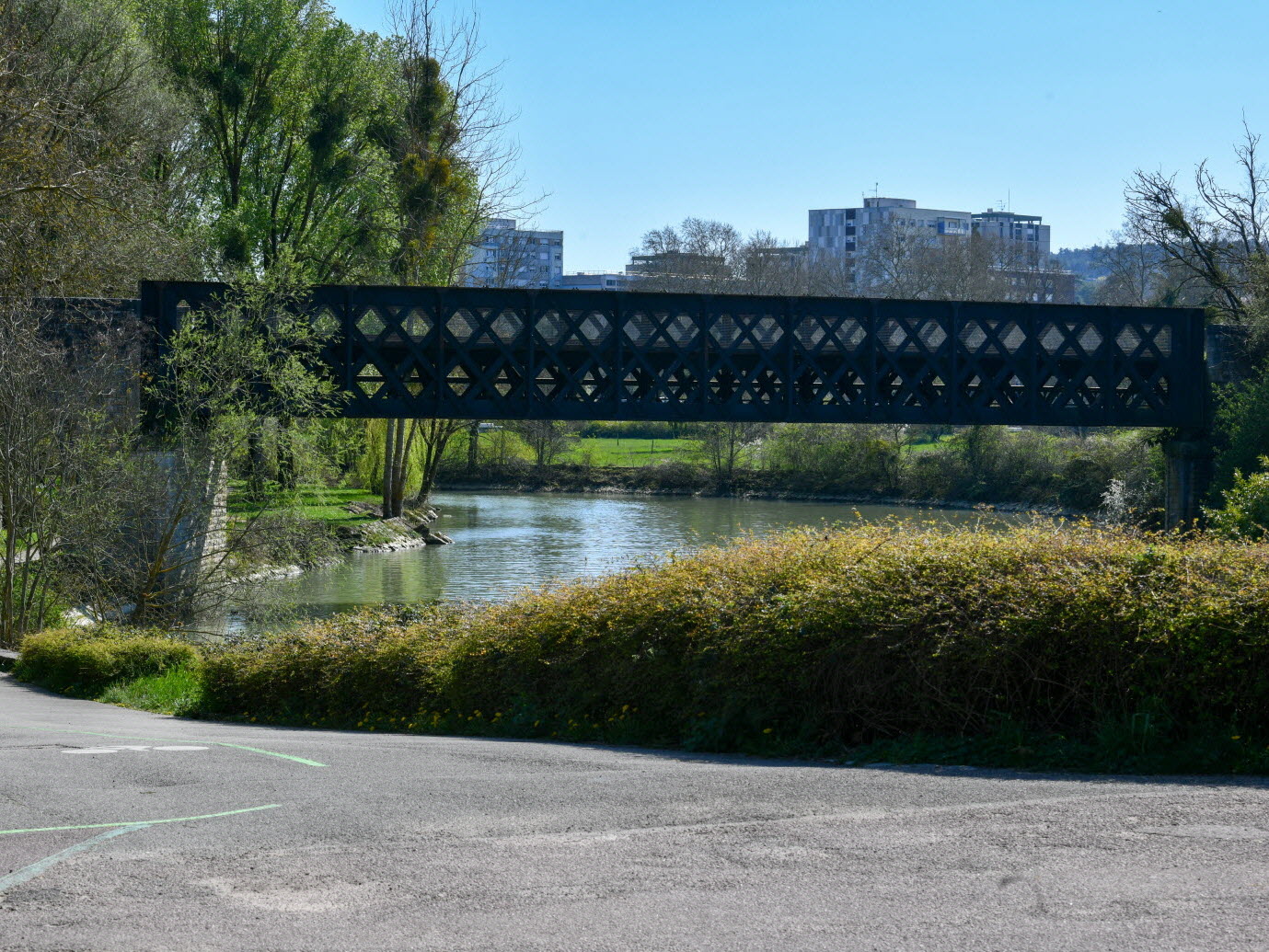 Trois Hommes Victimes D'une Agression Sauvage Au Lac Kir, Dijon Trois Hommes Victimes D'une Agression Sauvage Au Lac Kir, Dijon