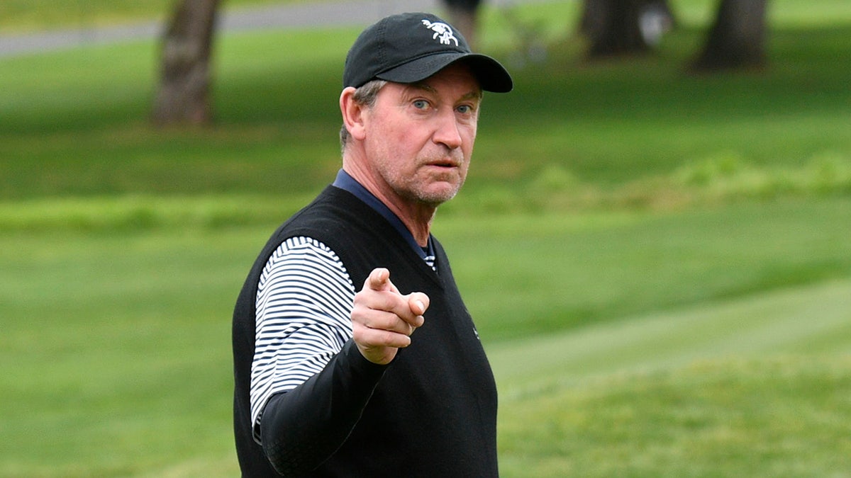 Trump's Actions Fuel Debate: Wayne Gretzky And The Question Of Canadian Patriotism Trump's Actions Fuel Debate: Wayne Gretzky And The Question Of Canadian Patriotism