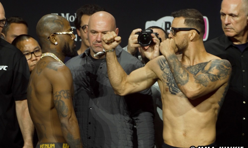 UFC 313: Mauricio Ruffy's Spinning Kick Training Footage Released UFC 313: Mauricio Ruffy's Spinning Kick Training Footage Released