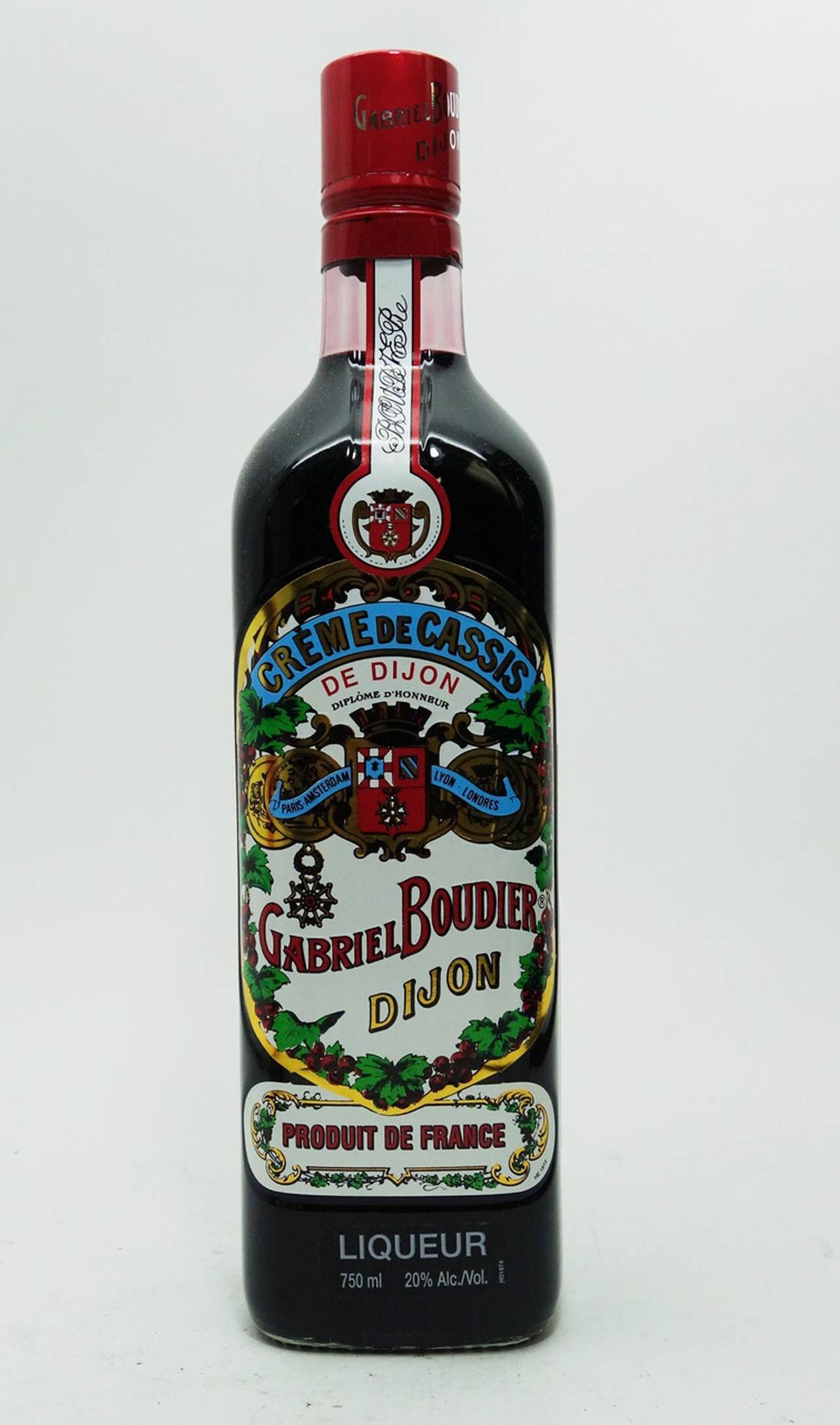 Understanding Cassis Blackcurrant: From Vine To Glass Understanding Cassis Blackcurrant: From Vine To Glass