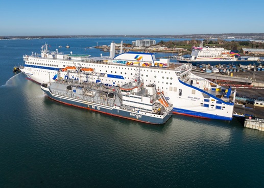 Understanding LNG Bunkering: Shell's Services For Cruise Ships In Barcelona Understanding LNG Bunkering: Shell's Services For Cruise Ships In Barcelona