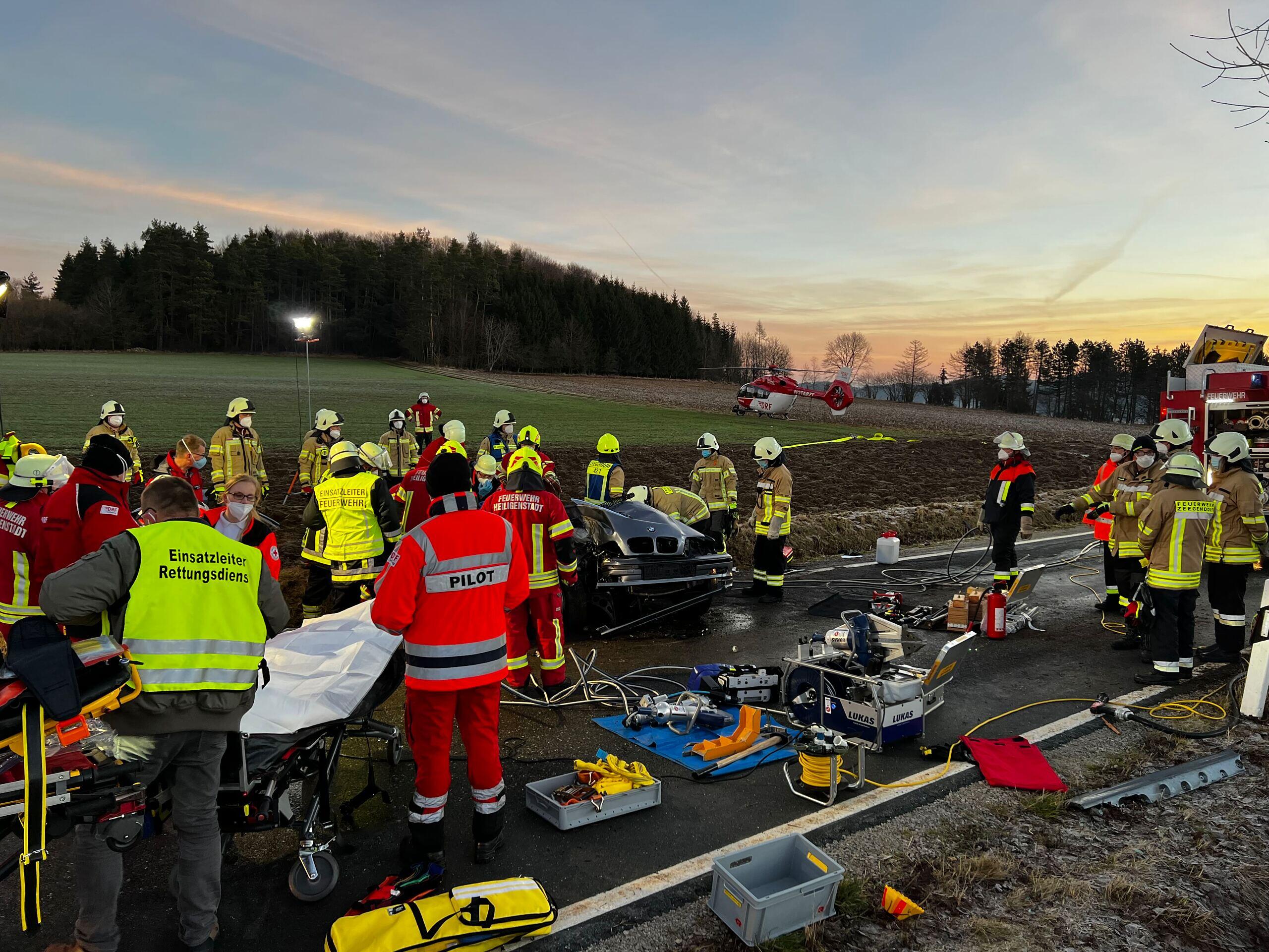 Unfall In Stemwede: Auto Prallt Gegen Baum – Verletzte In Bad Essen Unfall In Stemwede: Auto Prallt Gegen Baum – Verletzte In Bad Essen