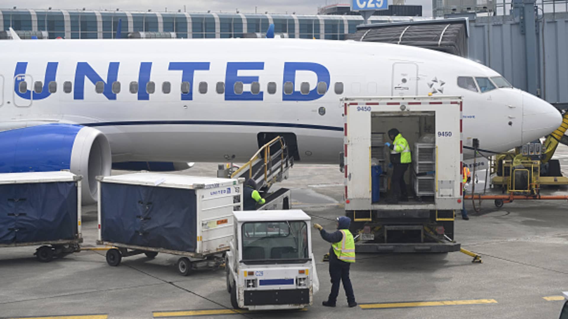 United Airlines Newark Flight Cancellations After FAA Staff Walkout United Airlines Newark Flight Cancellations After FAA Staff Walkout