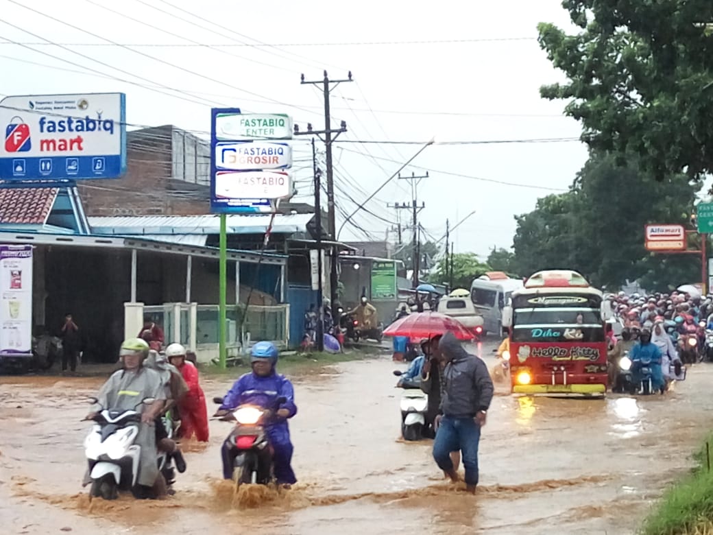 Update Cuaca Semarang Dan Jawa Tengah: Hujan Diperkirakan Siang 22 April Update Cuaca Semarang Dan Jawa Tengah: Hujan Diperkirakan Siang 22 April