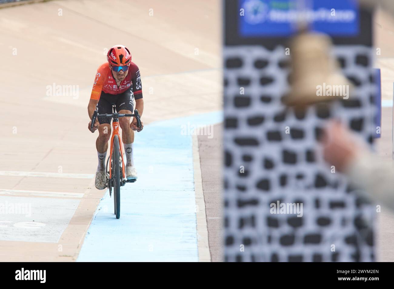 Van Der Poel Secures Back-to-Back Milan-San Remo Wins: A Dominant Performance Van Der Poel Secures Back-to-Back Milan-San Remo Wins: A Dominant Performance