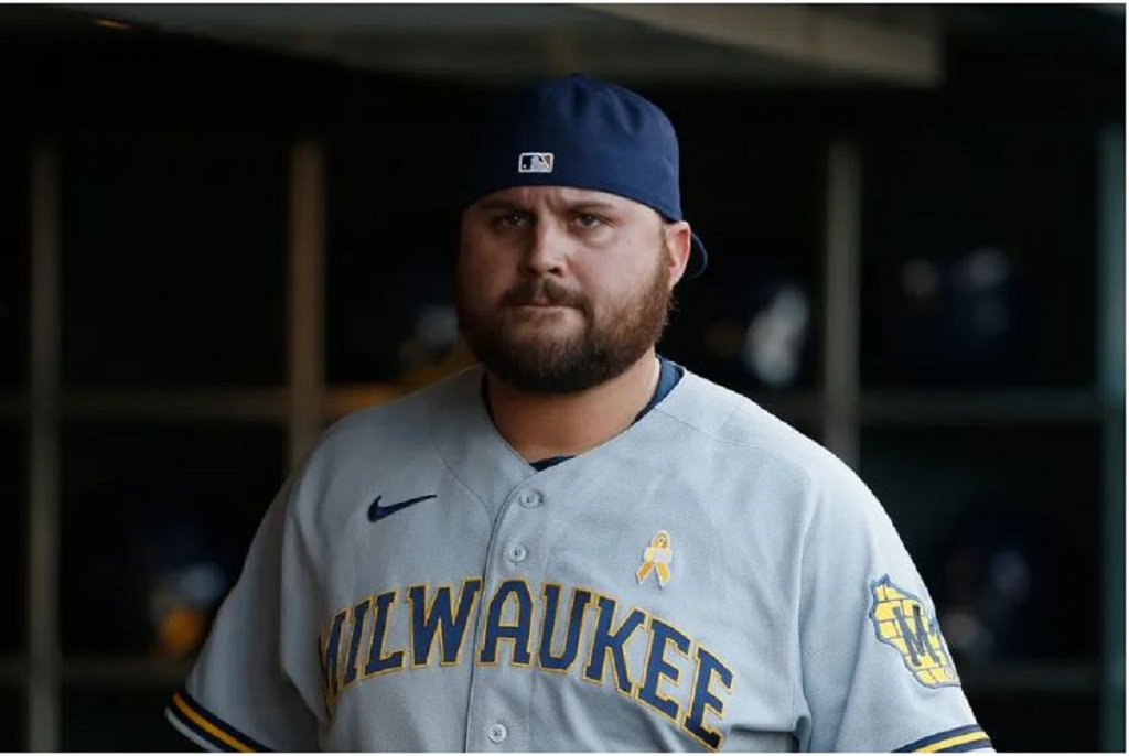 Watch Rowdy Tellez Get Revenge On The Team That Traded Him Watch Rowdy Tellez Get Revenge On The Team That Traded Him