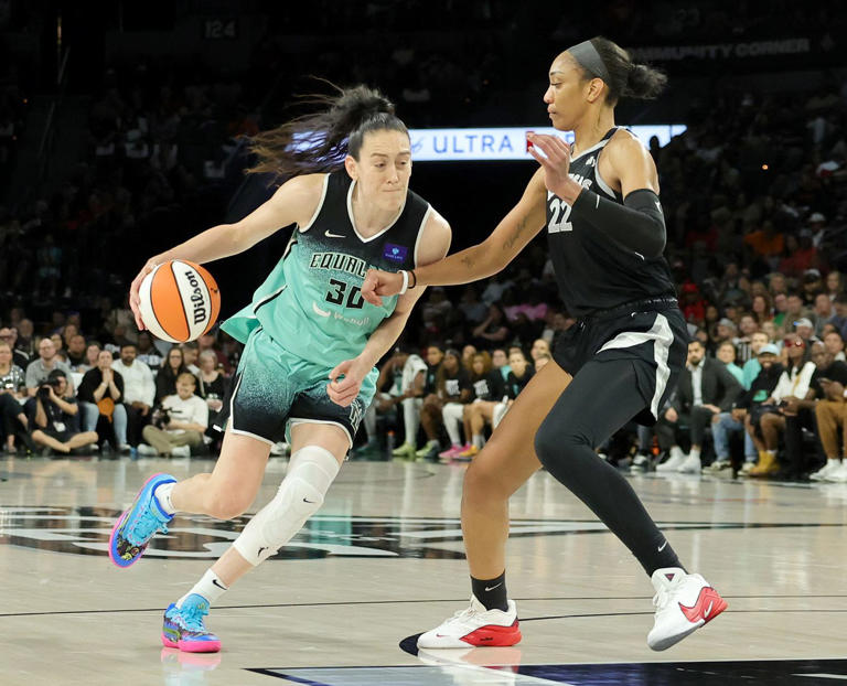WNBA Debut: Paige Bueckers' 10-Point Performance In Dallas' Loss WNBA Debut: Paige Bueckers' 10-Point Performance In Dallas' Loss