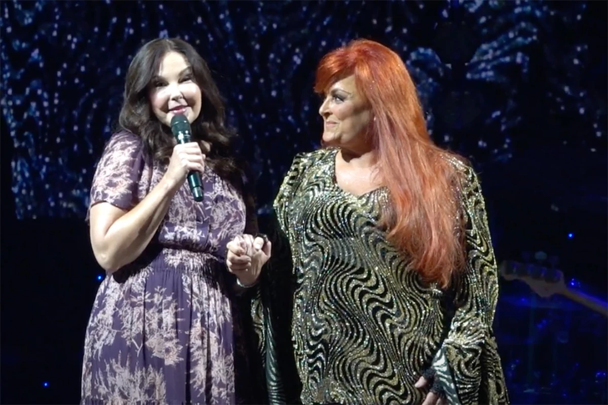 Wynonna And Ashley Judd Open Up About Family In New Documentary Wynonna And Ashley Judd Open Up About Family In New Documentary