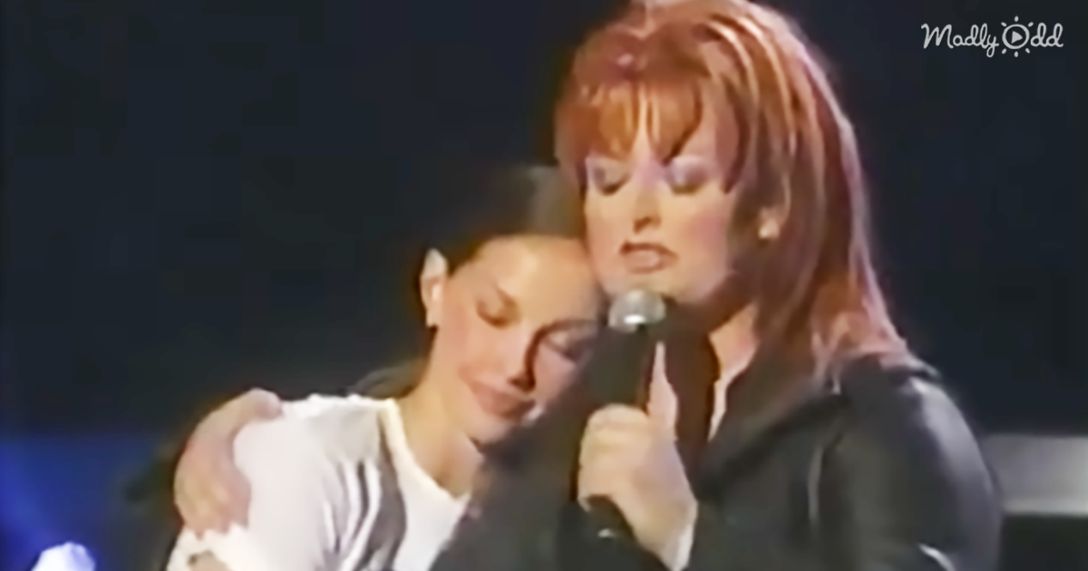 Wynonna And Ashley Judd Open Up About Family In Powerful Docuseries Wynonna And Ashley Judd Open Up About Family In Powerful Docuseries