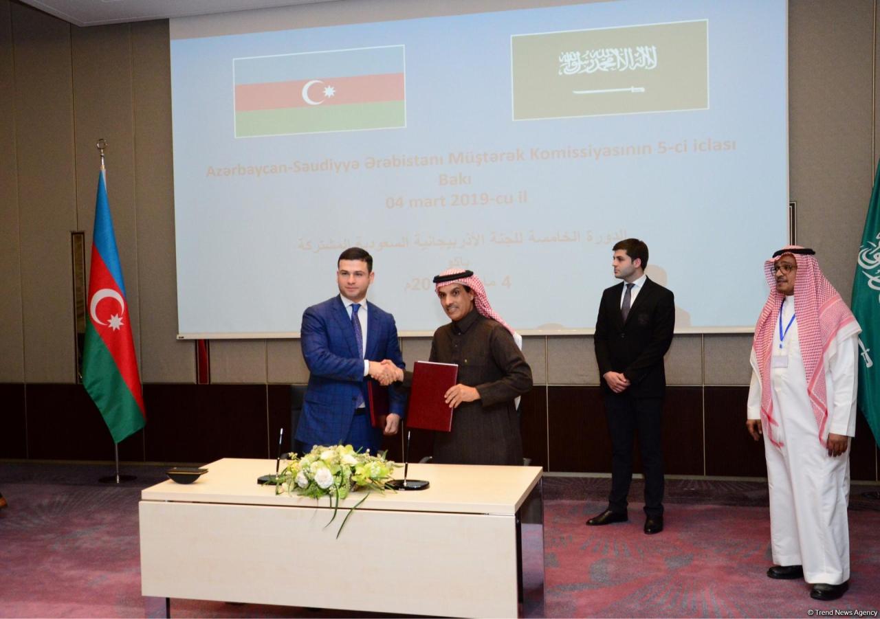 وزير التجارة السعودي يعزز التعاون الاقتصادي مع أذربيجان وزير التجارة السعودي يعزز التعاون الاقتصادي مع أذربيجان