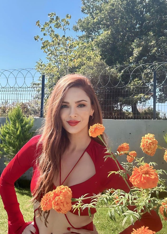 Yeşilçam Efsanesi Gülşen Bubikoğlu'nun Yeni Fotoğrafı Sosyal Medyayı Salladı! Mine Tugay'ın Yorumu Gözlerden Kaçmadı!