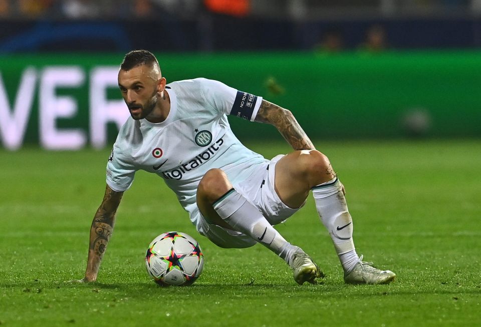 Zielinski's Calf Injury: Inter Milan Midfielder Faces Weeks Out Zielinski's Calf Injury: Inter Milan Midfielder Faces Weeks Out